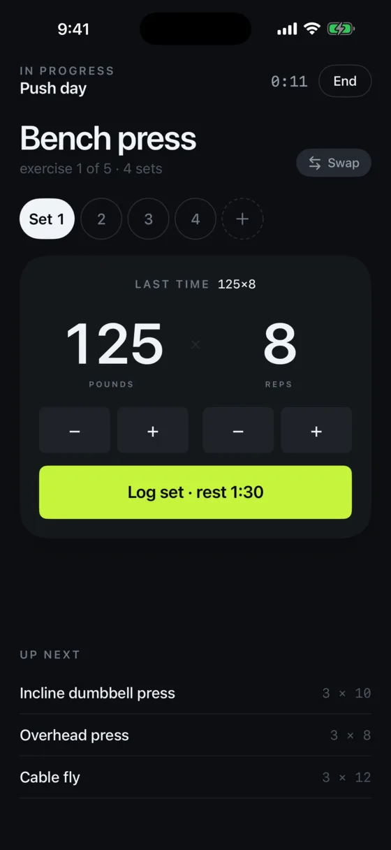 Logging a set of bench press: 125 pounds for 8 reps, with last time's numbers shown above.